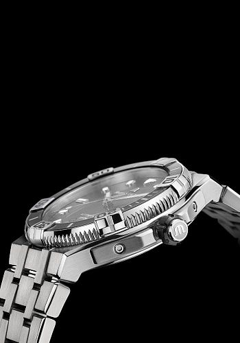 Maurice Lacroix AIKON Venturer AI6058-SS002-330-1